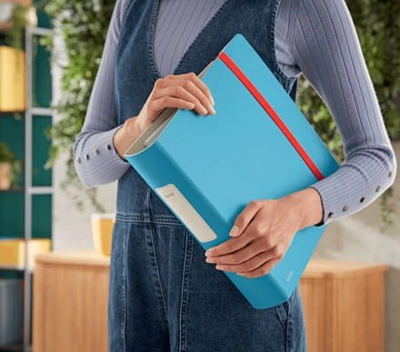 ARCHIVADOR ACTIVE COSY 180 80MM AZUL LEITZ 10380061 4 ARCHIVADOR ACTIVE COSY 180 80MM AZUL LEITZ 10380061 - Imagen 4