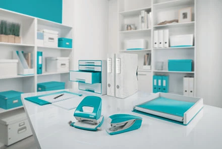 GRAPADORA DE SOBREMESA MODELO 635 WOW HASTA 30 HOJAS COLOR AZUL HIELO PETRUS 624329 6 GRAPADORA DE SOBREMESA MODELO 635 WOW HASTA 30 HOJAS COLOR AZUL HIELO PETRUS 624329 - Imagen 6